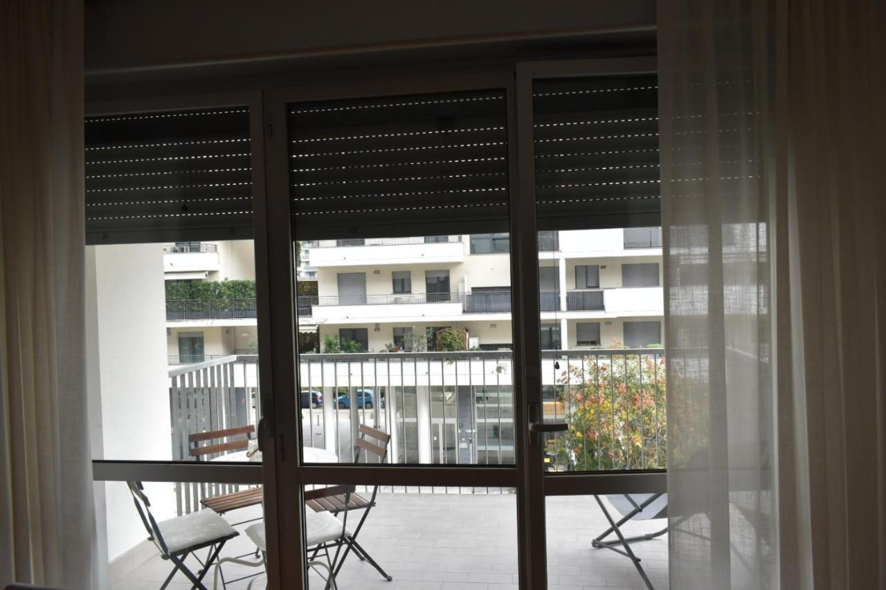 Appartamento House Promenade Santa Giulia Milano Esterno foto