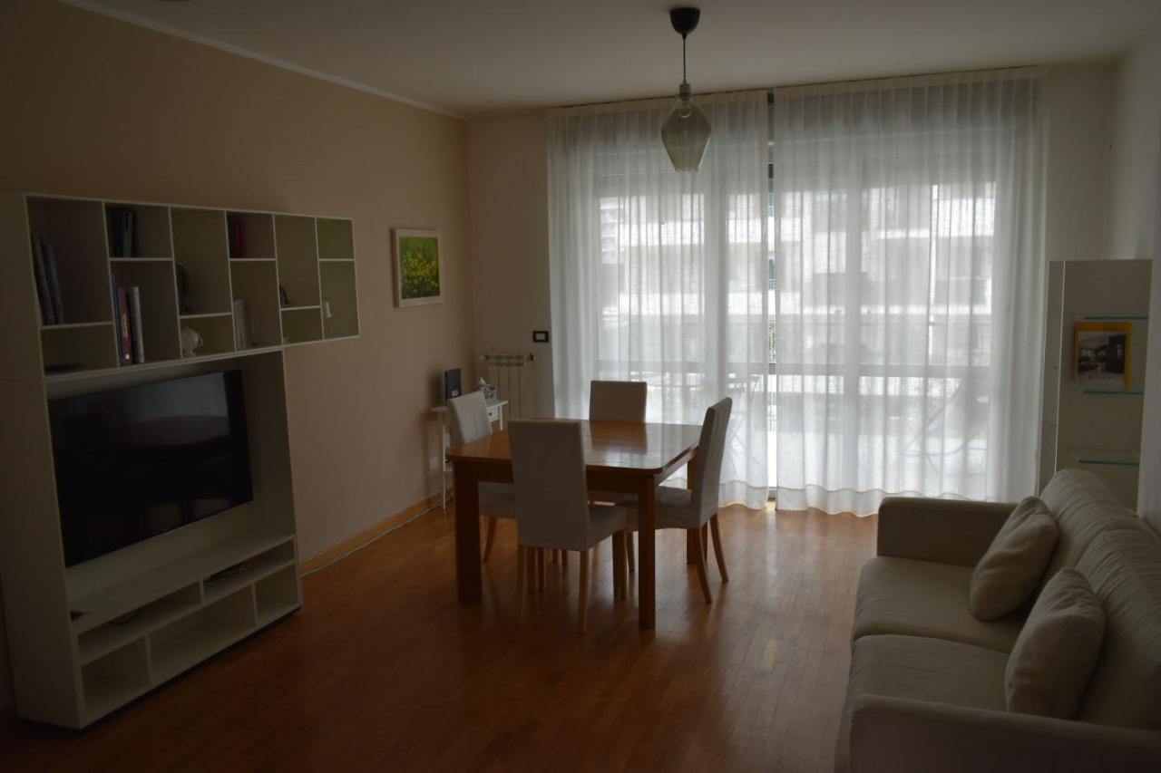 Appartamento House Promenade Santa Giulia Milano Esterno foto