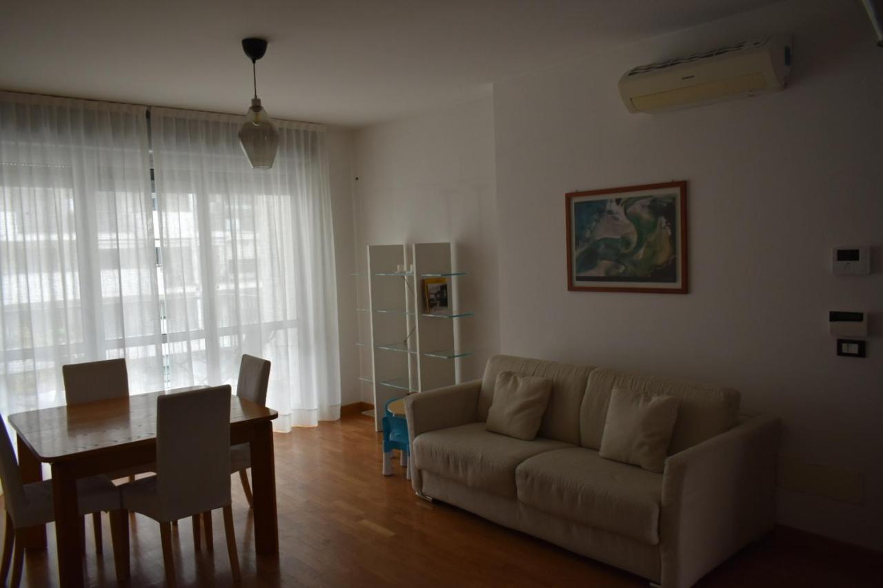 Appartamento House Promenade Santa Giulia Milano Esterno foto